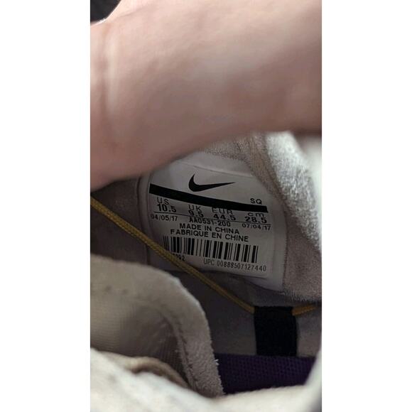 Athletic_Shoes